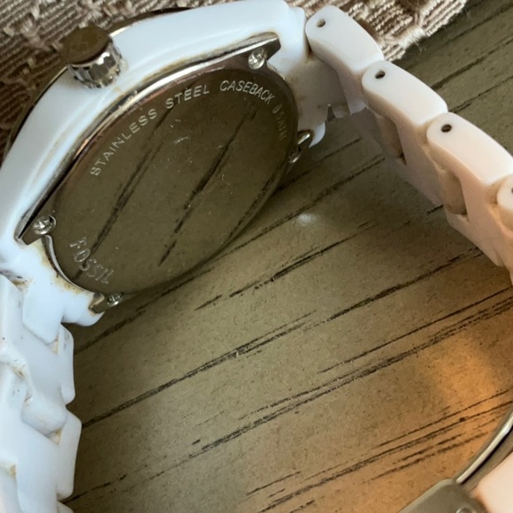 Women’s Fossil Watch - Picture 4 of 8